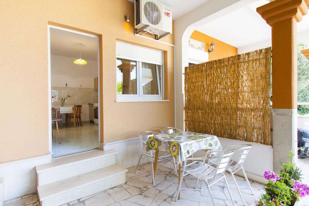 Apartment Mikulić Duće Zewnętrze zdjęcie